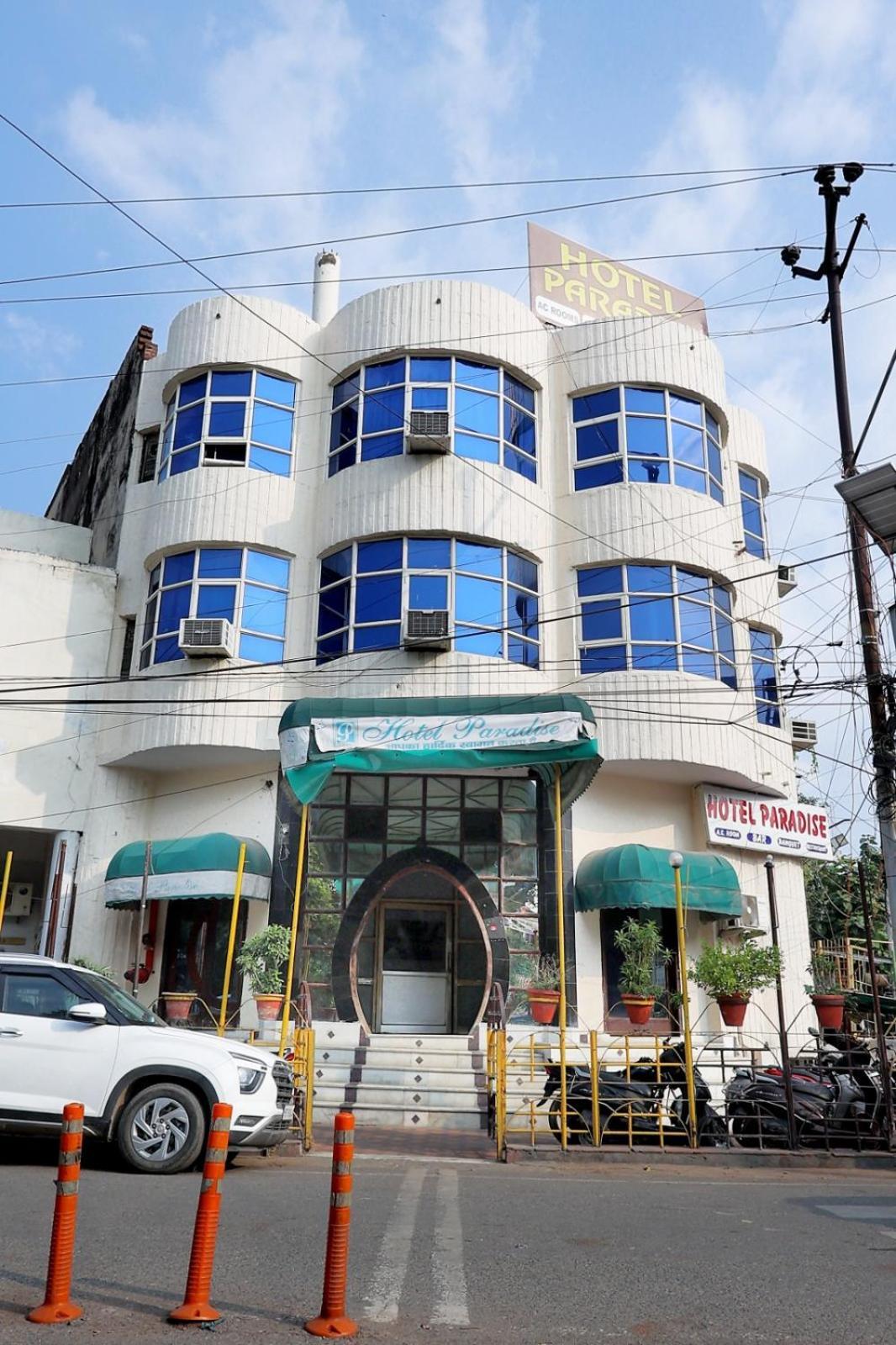 Hotel Paradise Kanpur Ngoại thất bức ảnh